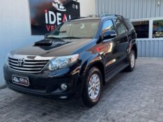 TOYOTA SW4 SRV 4X4 5 LUGARES 3.0 TURBO INTERCOOLER 16V /2015 IDEAL VEÍCULOS LAJEADO / Carros no Vale
