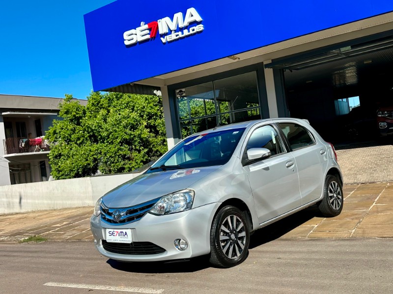 TOYOTA ETIOS PLATINUM 1.5 2015/2016 SÉTIMA VEÍCULOS GUAPORÉ / Carros no Vale