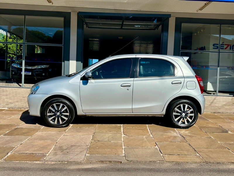 TOYOTA ETIOS PLATINUM 1.5 2015/2016 SÉTIMA VEÍCULOS GUAPORÉ / Carros no Vale