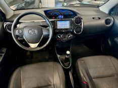 TOYOTA ETIOS PLATINUM 1.5 2015/2016 SÉTIMA VEÍCULOS GUAPORÉ / Carros no Vale