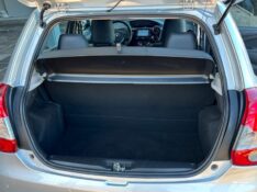 TOYOTA ETIOS PLATINUM 1.5 2015/2016 SÉTIMA VEÍCULOS GUAPORÉ / Carros no Vale