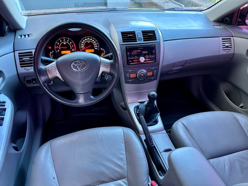 TOYOTA COROLLA GLI 1.8 2010/2011 SÉTIMA VEÍCULOS GUAPORÉ / Carros no Vale
