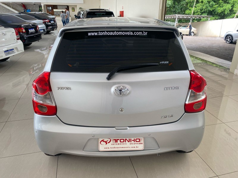 TOYOTA ETIOS 1.3 XS 2013 2013/2013 TONHO AUTOMÓVEIS LAJEADO / Carros no Vale