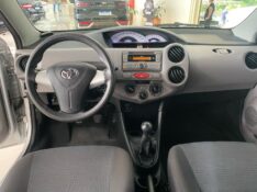 TOYOTA ETIOS 1.3 XS 2013 2013/2013 TONHO AUTOMÓVEIS LAJEADO / Carros no Vale