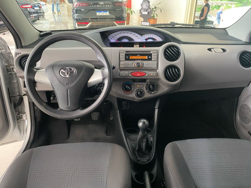 TOYOTA ETIOS 1.3 XS 2013 2013/2013 TONHO AUTOMÓVEIS LAJEADO / Carros no Vale