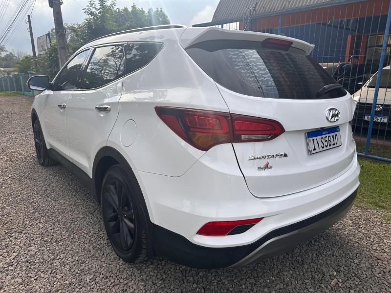HYUNDAI SANTA FÉ 3.3 V6 /2018 MENEGHINI VEÍCULOS ARROIO DO MEIO / Carros no Vale