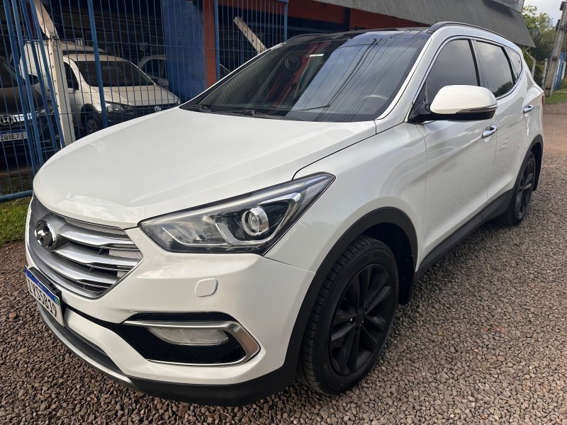 HYUNDAI SANTA FÉ 3.3 V6 /2018 MENEGHINI VEÍCULOS ARROIO DO MEIO / Carros no Vale