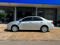 TOYOTA COROLLA ALTIS 2.0 2013/2014 SÉTIMA VEÍCULOS GUAPORÉ / Carros no Vale