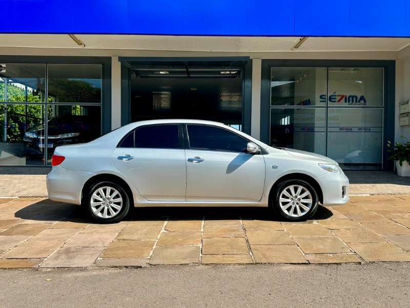 TOYOTA COROLLA ALTIS 2.0 2013/2014 SÉTIMA VEÍCULOS GUAPORÉ / Carros no Vale