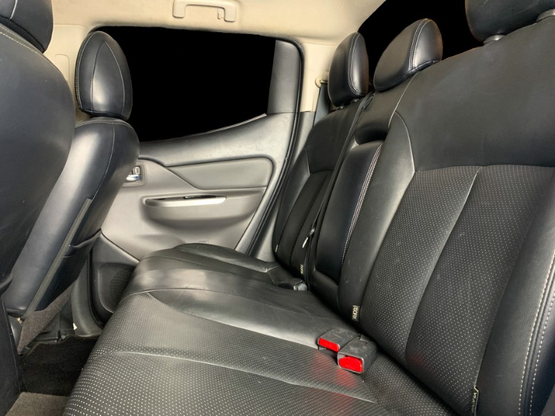 MITSUBISHI L200 TRITON 2.4 16V TURBO DIESEL SPORT HPE-S CD 4P 4X4 AUTOMÁTICO 2019/2020 DUARTE VEÍCULOS PORTO ALEGRE / Carros no Vale