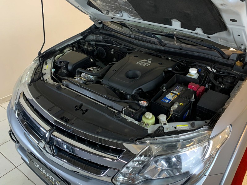 MITSUBISHI L200 TRITON 2.4 16V TURBO DIESEL SPORT HPE-S CD 4P 4X4 AUTOMÁTICO 2019/2020 DUARTE VEÍCULOS PORTO ALEGRE / Carros no Vale