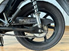 HONDA MOTOS BIZ 125 /2016 RT 811 VEÍCULOS ARROIO DO MEIO / Carros no Vale