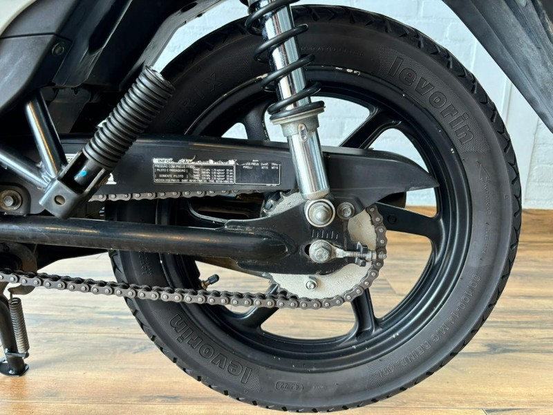 HONDA MOTOS BIZ 125 /2016 RT 811 VEÍCULOS ARROIO DO MEIO / Carros no Vale