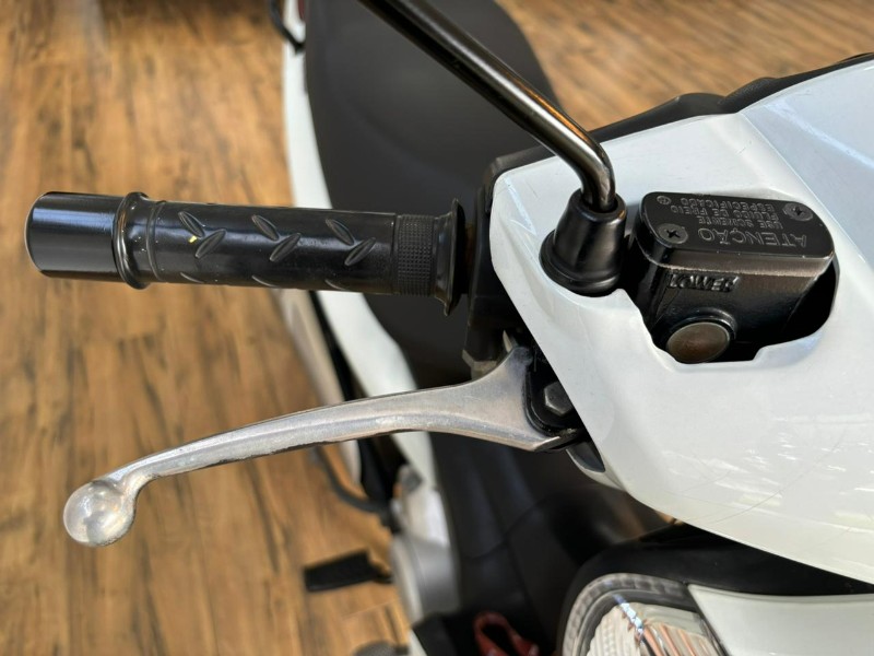 HONDA MOTOS BIZ 125 /2016 RT 811 VEÍCULOS ARROIO DO MEIO / Carros no Vale