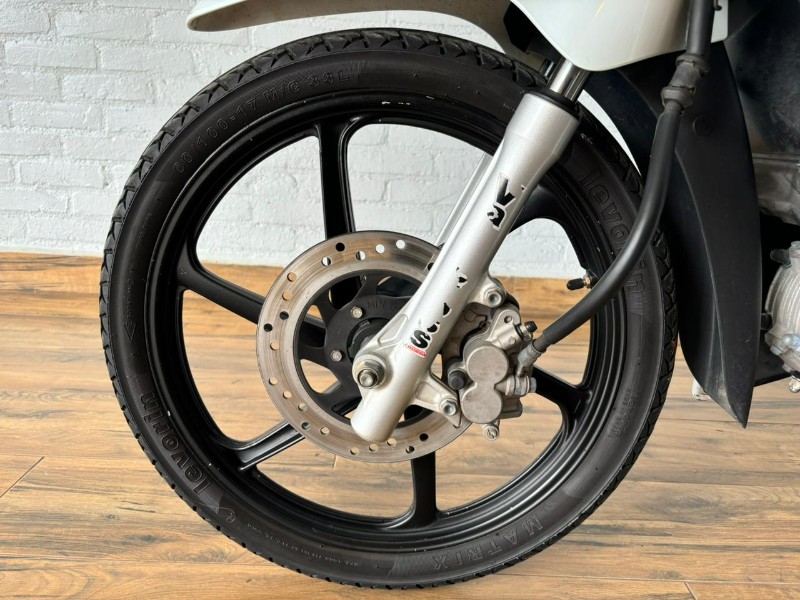 HONDA MOTOS BIZ 125 /2016 RT 811 VEÍCULOS ARROIO DO MEIO / Carros no Vale