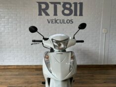 HONDA MOTOS BIZ 125 /2016 RT 811 VEÍCULOS ARROIO DO MEIO / Carros no Vale