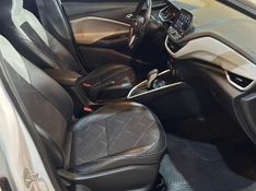 Chevrolet Onix 10tat Pr2 2019/2020 DL MOTORS LAJEADO / Carros no Vale