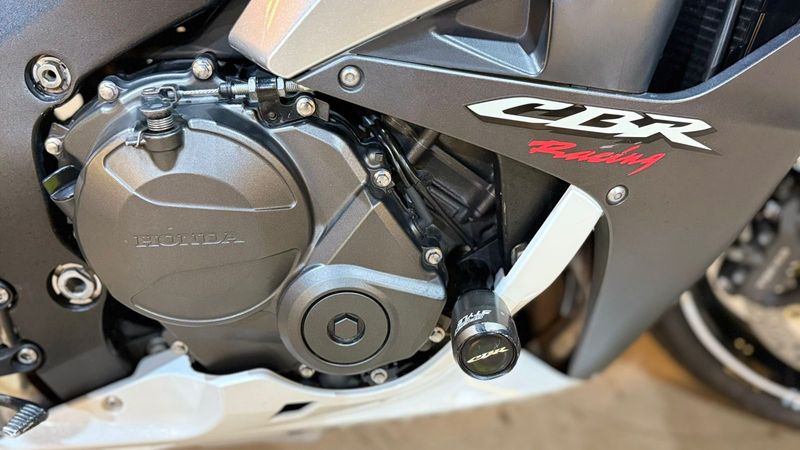 Honda Motos Cbr 600rr 2007/2007 DL MOTORS LAJEADO / Carros no Vale