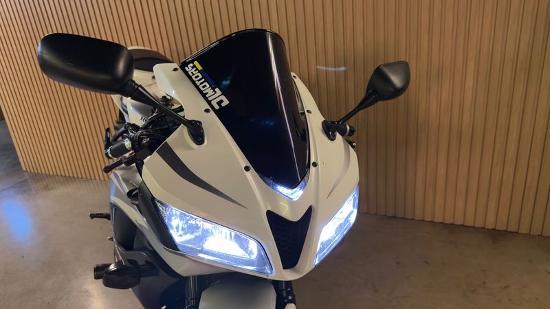 Honda Motos Cbr 600rr 2007/2007 DL MOTORS LAJEADO / Carros no Vale