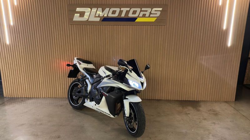 Honda Motos Cbr 600rr 2007/2007 DL MOTORS LAJEADO / Carros no Vale