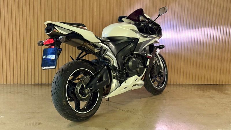 Honda Motos Cbr 600rr 2007/2007 DL MOTORS LAJEADO / Carros no Vale