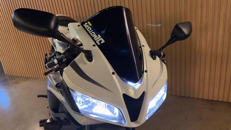 Honda Motos Cbr 600rr 2007/2007 DL MOTORS LAJEADO / Carros no Vale