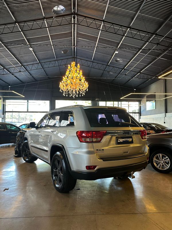 Jeep Gcherokee Ltd3.6l 2012/2012 DL MOTORS LAJEADO / Carros no Vale