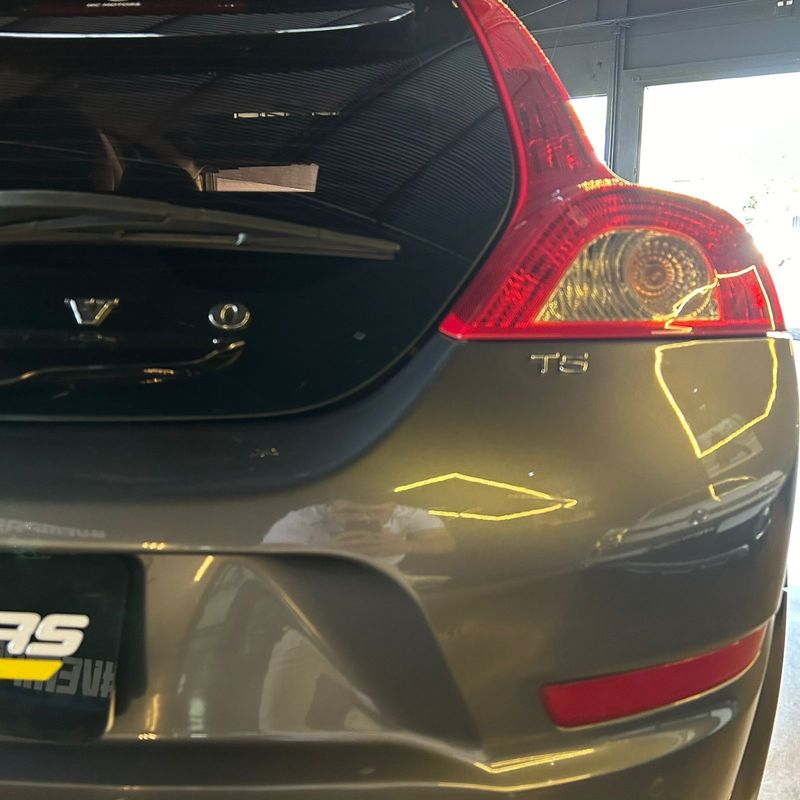 Volvo C30 T5 2010/2010 DL MOTORS LAJEADO / Carros no Vale