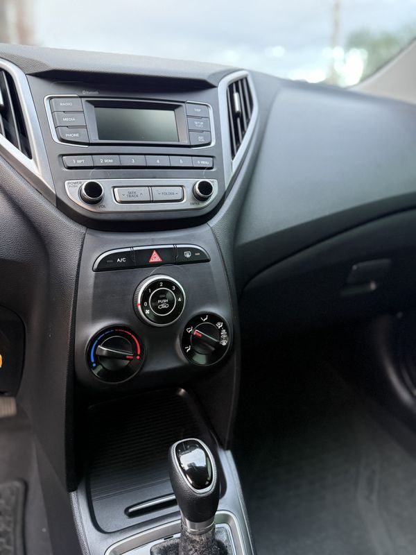 Hyundai HB20 C.Style/C.Plus 1.6 16V 2015/2016 ATUAL VEÍCULOS VISTA ALEGRE DO PRATA / Carros no Vale