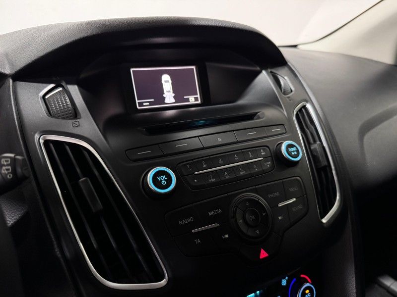 FORD FOCUS 2.0 SE PLUS 16V 2015/2016 SUL SERRA MOTORS CAXIAS DO SUL / Carros no Vale