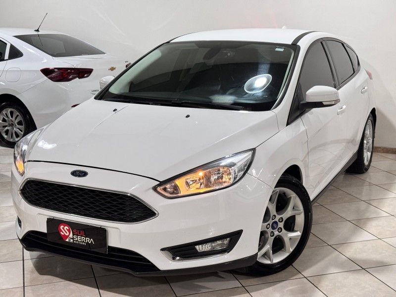 FORD FOCUS 2.0 SE PLUS 16V 2015/2016 SUL SERRA MOTORS CAXIAS DO SUL / Carros no Vale