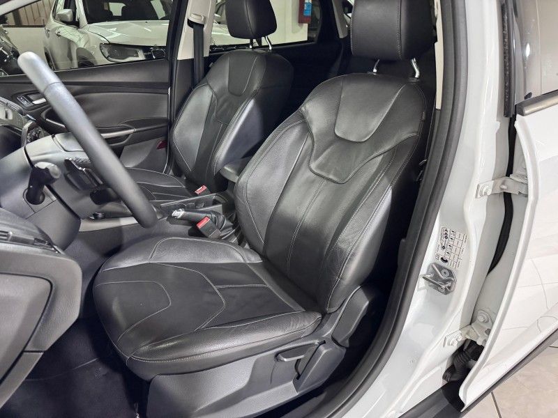 FORD FOCUS 2.0 SE PLUS 16V 2015/2016 SUL SERRA MOTORS CAXIAS DO SUL / Carros no Vale
