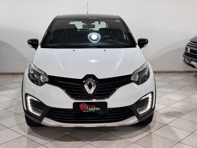 RENAULT CAPTUR 1.6 LIFE 16V 2020/2021 SUL SERRA MOTORS CAXIAS DO SUL / Carros no Vale