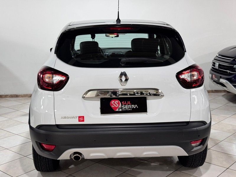 RENAULT CAPTUR 1.6 LIFE 16V 2020/2021 SUL SERRA MOTORS CAXIAS DO SUL / Carros no Vale