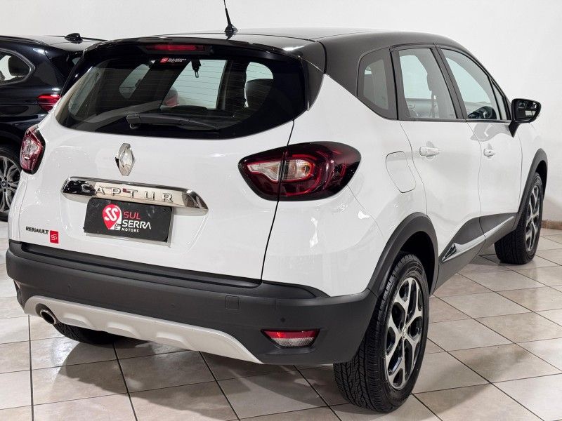 RENAULT CAPTUR 1.6 LIFE 16V 2020/2021 SUL SERRA MOTORS CAXIAS DO SUL / Carros no Vale