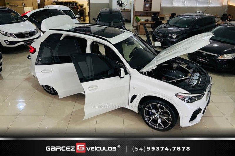 BMW X5 3.0 4×4 45E M SPORT HÍBRIDO 2019/2020 GARCEZ VEÍCULOS BENTO GONÇALVES / Carros no Vale