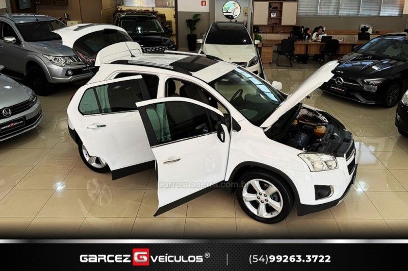 CHEVROLET TRACKER 1.8 MPFI LTZ 4X2 16V 2014/2015 GARCEZ VEÍCULOS BENTO GONÇALVES / Carros no Vale
