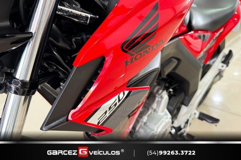Honda Motos CB 250F TWISTER CBS 2019/2019 GARCEZ VEÍCULOS BENTO GONÇALVES / Carros no Vale