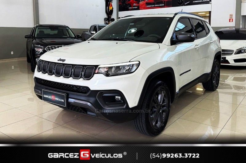 JEEP COMPASS 2.0 TURBO 350 80 ANOS 4X4 2021/2022 GARCEZ VEÍCULOS BENTO GONÇALVES / Carros no Vale