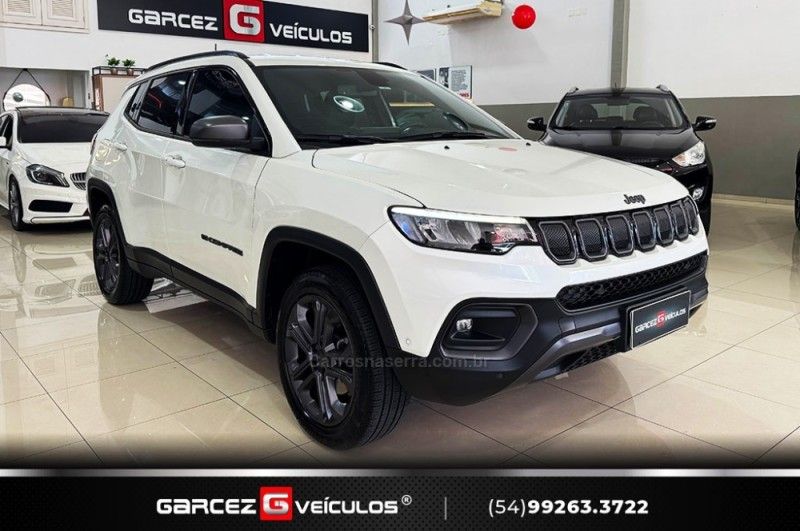 JEEP COMPASS 2.0 TURBO 350 80 ANOS 4X4 2021/2022 GARCEZ VEÍCULOS BENTO GONÇALVES / Carros no Vale