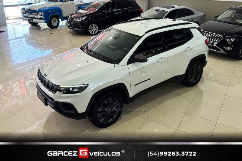 JEEP COMPASS 2.0 TURBO 350 80 ANOS 4X4 2021/2022 GARCEZ VEÍCULOS BENTO GONÇALVES / Carros no Vale