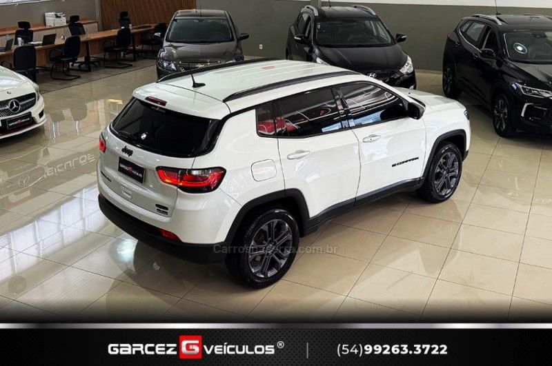 JEEP COMPASS 2.0 TURBO 350 80 ANOS 4X4 2021/2022 GARCEZ VEÍCULOS BENTO GONÇALVES / Carros no Vale