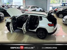 JEEP COMPASS 2.0 TURBO 350 80 ANOS 4X4 2021/2022 GARCEZ VEÍCULOS BENTO GONÇALVES / Carros no Vale