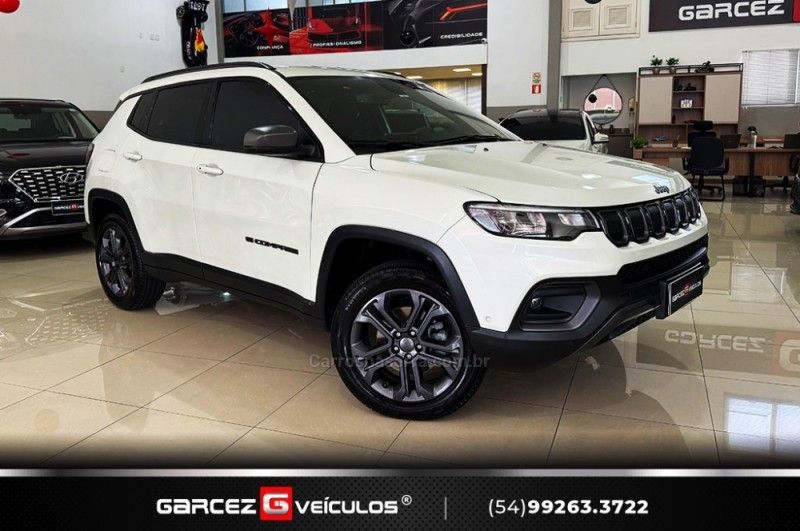 JEEP COMPASS 2.0 TURBO 350 80 ANOS 4X4 2021/2022 GARCEZ VEÍCULOS BENTO GONÇALVES / Carros no Vale