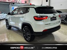 JEEP COMPASS 2.0 TURBO 350 80 ANOS 4X4 2021/2022 GARCEZ VEÍCULOS BENTO GONÇALVES / Carros no Vale