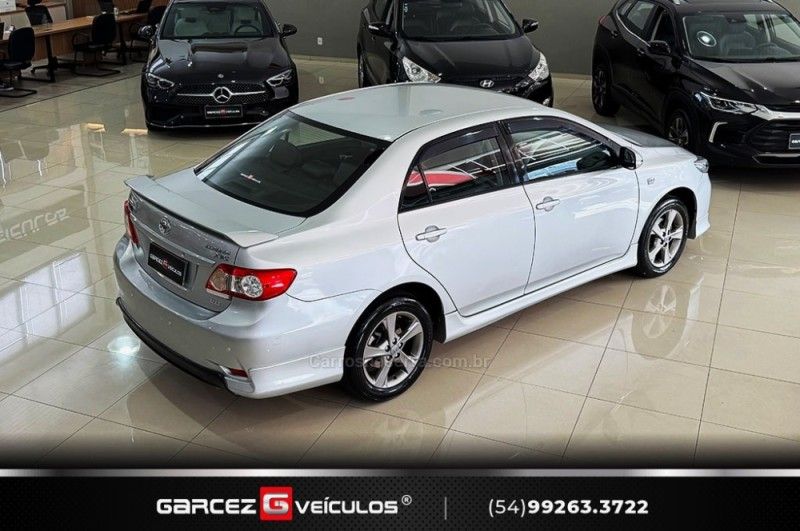 TOYOTA COROLLA 2.0 XRS 16V 2013/2014 GARCEZ VEÍCULOS BENTO GONÇALVES / Carros no Vale