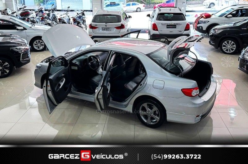 TOYOTA COROLLA 2.0 XRS 16V 2013/2014 GARCEZ VEÍCULOS BENTO GONÇALVES / Carros no Vale
