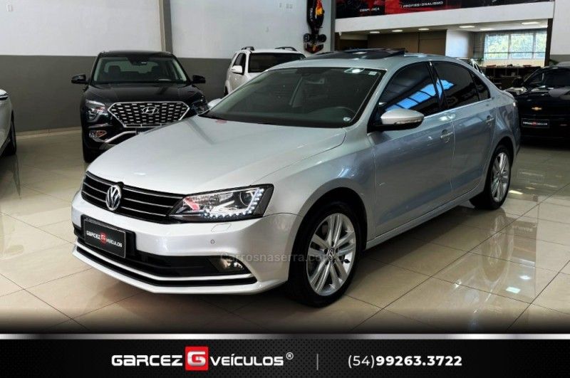 VOLKSWAGEN JETTA 2.0 TSI HIGHLINE 211CV TIPTRONIC 2015/2016 GARCEZ VEÍCULOS BENTO GONÇALVES / Carros no Vale