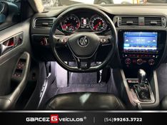 VOLKSWAGEN JETTA 2.0 TSI HIGHLINE 211CV TIPTRONIC 2015/2016 GARCEZ VEÍCULOS BENTO GONÇALVES / Carros no Vale