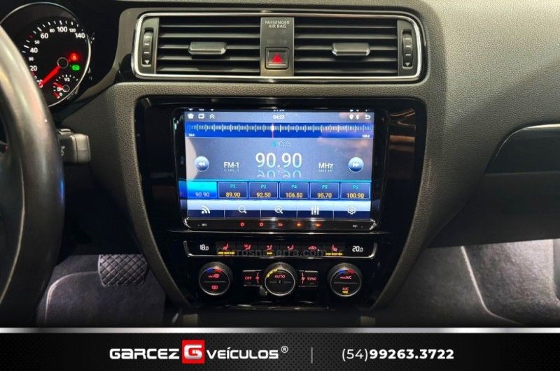 VOLKSWAGEN JETTA 2.0 TSI HIGHLINE 211CV TIPTRONIC 2015/2016 GARCEZ VEÍCULOS BENTO GONÇALVES / Carros no Vale